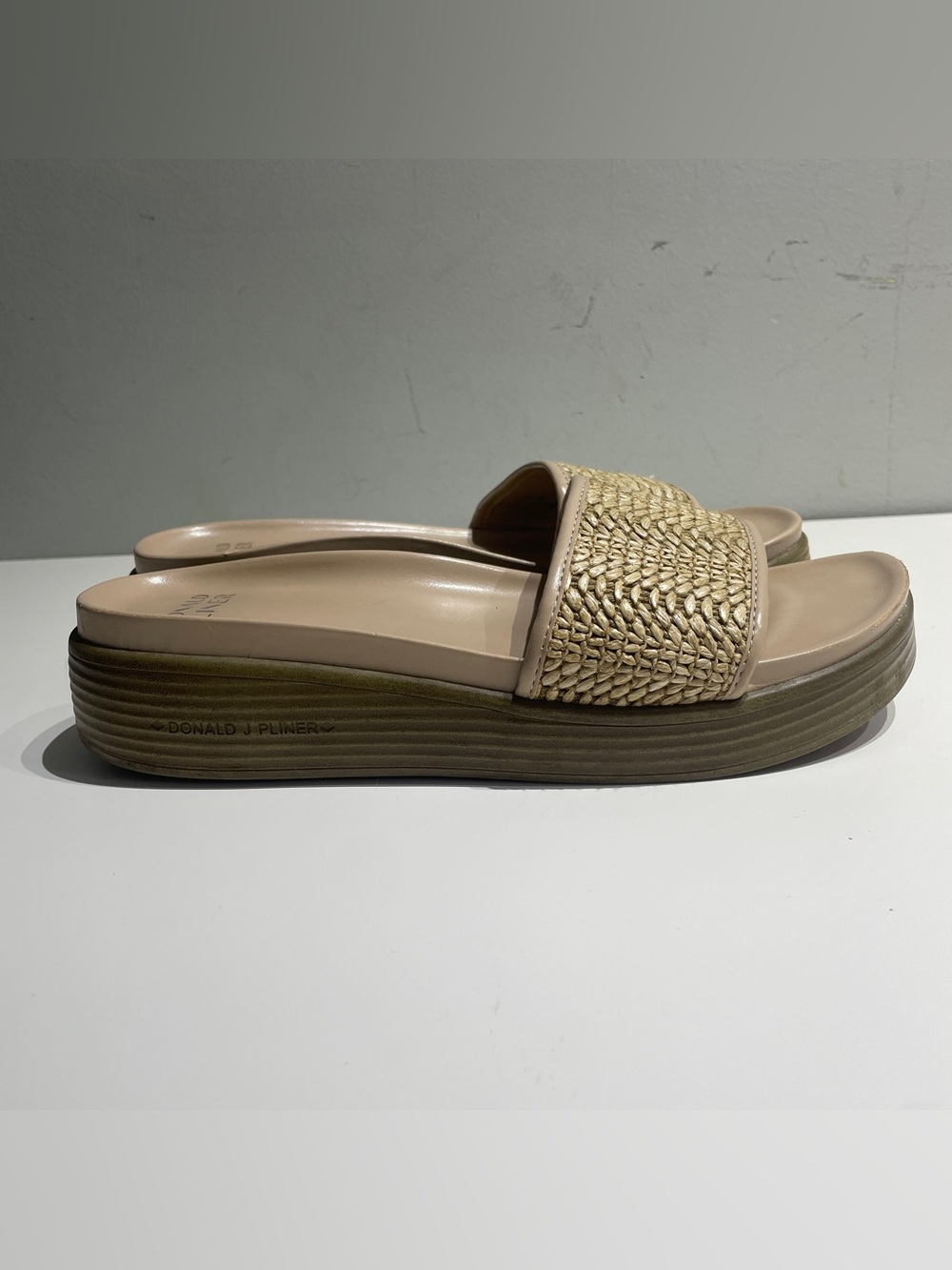 Donald Pliner Raffia Patterned Slides Woven Platform Slides Y2K Style - Picture 7 of 13